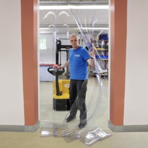 PVC Lamellenvorhang als Bausatz mit Schiene und Halter auf Maß gefertigt